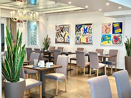 Hotel Club House