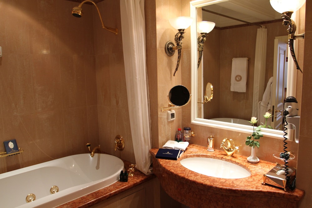 The Taleon Imperial Hotel