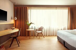 Zeus Wyndham Grand Athens