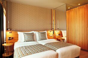 Zeus Wyndham Grand Athens