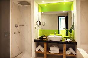 Zeus Wyndham Grand Athens