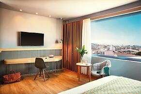 Zeus Wyndham Grand Athens