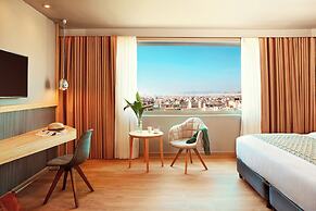 Zeus Wyndham Grand Athens