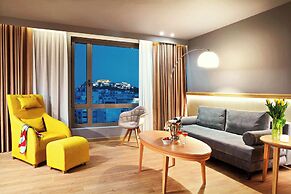 Zeus Wyndham Grand Athens