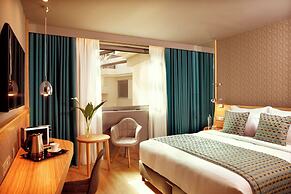 Zeus Wyndham Grand Athens