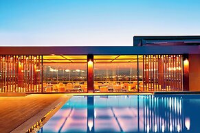 Zeus Wyndham Grand Athens