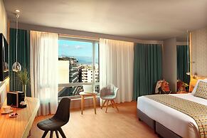 Zeus Wyndham Grand Athens
