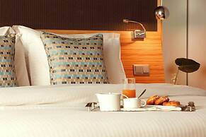 Zeus Wyndham Grand Athens