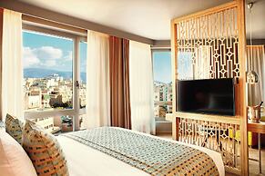 Zeus Wyndham Grand Athens