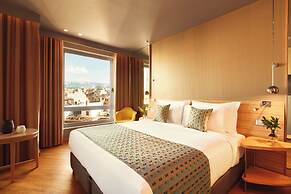 Zeus Wyndham Grand Athens