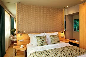 Zeus Wyndham Grand Athens