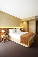 Golden Tulip Avignon Le Paradou