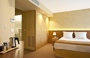 Golden Tulip Avignon Le Paradou