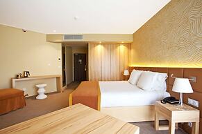 Golden Tulip Avignon Le Paradou