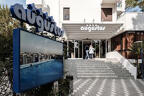 Hotel Augustus