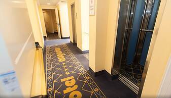Hotel Augustus