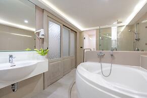 Katathani Phuket Beach Resort