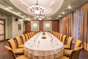 Crystal Palace Boutique Hotel