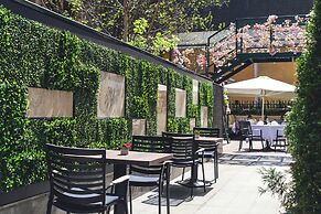 Crystal Palace Boutique Hotel