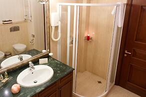 Crystal Palace Boutique Hotel