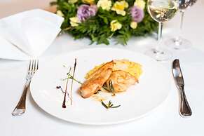 Crystal Palace Boutique Hotel