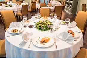 Crystal Palace Boutique Hotel