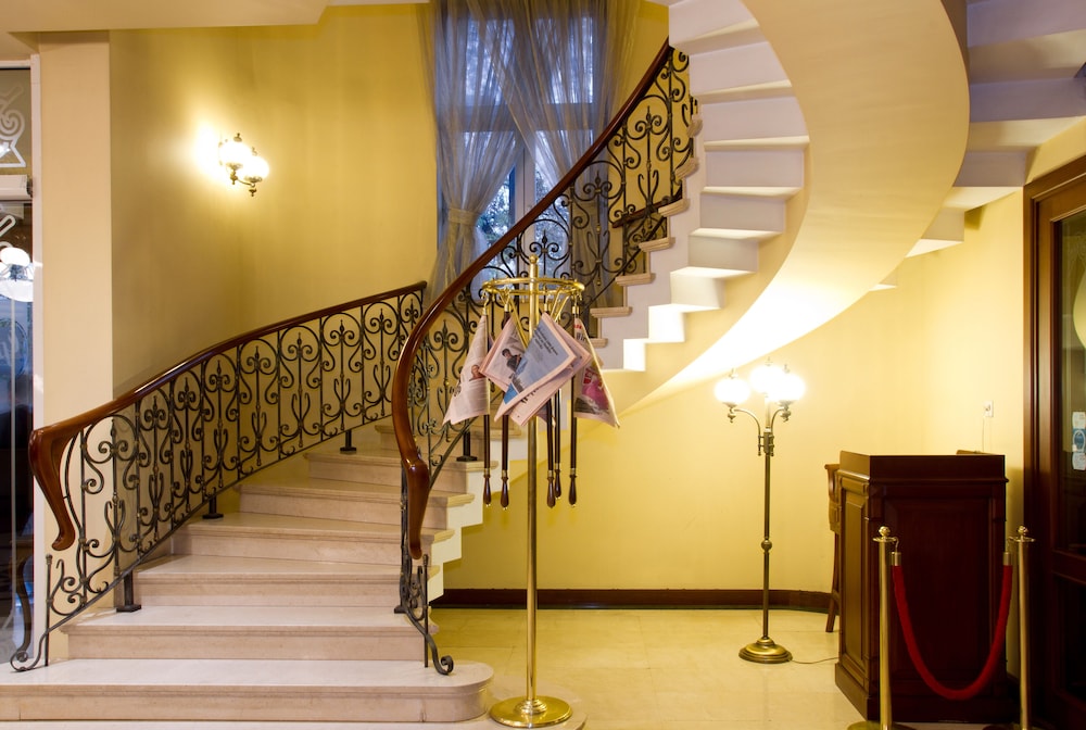 Crystal Palace Boutique Hotel