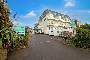 Bournemouth East Cliff by Belvilla