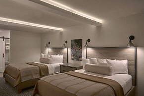 Fredericksburg Inn & Suites