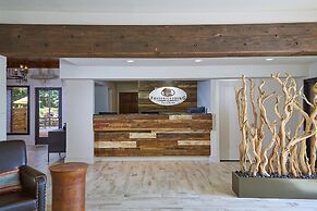 Fredericksburg Inn & Suites