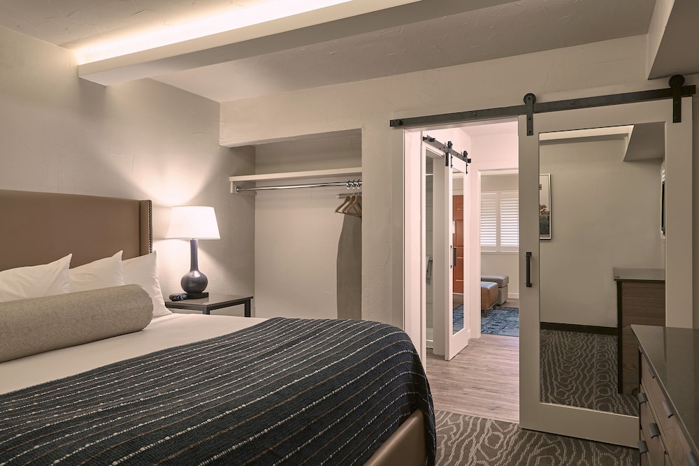 Fredericksburg Inn & Suites