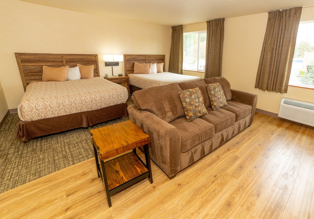 Clatskanie River Inn