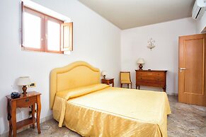 Hotel Tritone