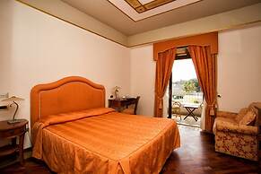 Hotel Tritone