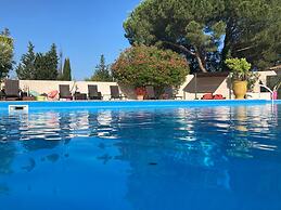 Les Aubuns Country Hôtel
