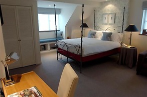 Manor Hotel