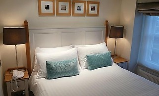 Manor Hotel