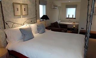 Manor Hotel