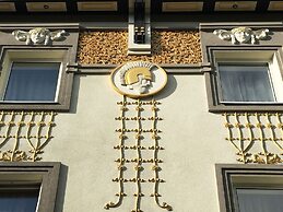 Eney Hotel