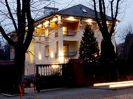 Eney Hotel