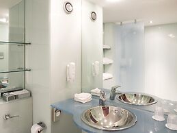 ibis Swansea