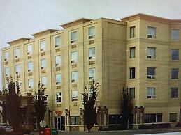 Rosslyn Inn and Suites