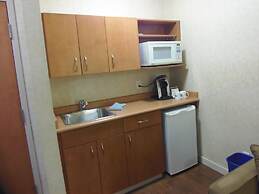 Rosslyn Inn and Suites