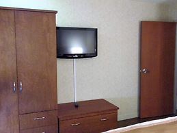 Rosslyn Inn and Suites