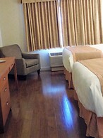 Rosslyn Inn and Suites