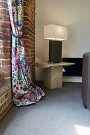 Fox Apartments