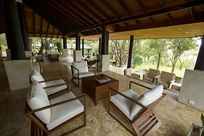 Deer Park Hotel