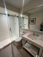Waterloo Suites Hotel, Trademark Collection by Wyndham