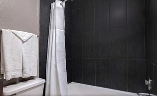 Motel 6 Buttonwillow, CA Central