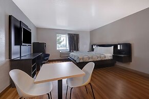 Motel 6 Buttonwillow, CA Central